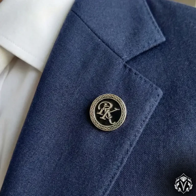 Harfli Gümüş Yaka İğnesi