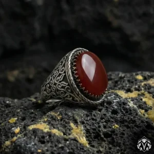 Kırmızı Akik Taşlı Gravürlü Gümüş Yüzük