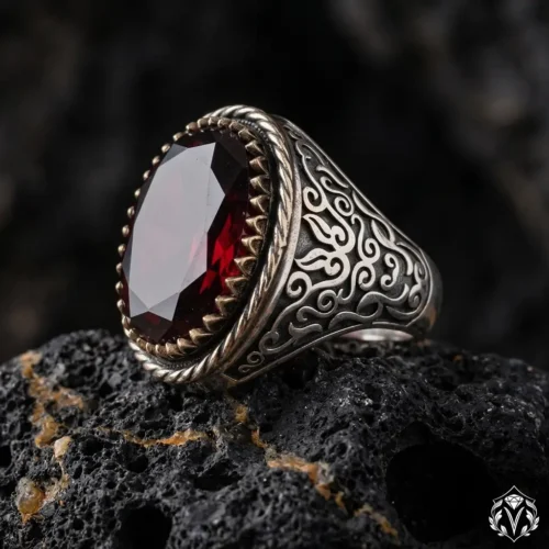 Kırmızı Taşlı Gravürlü Gümüş Yüzük