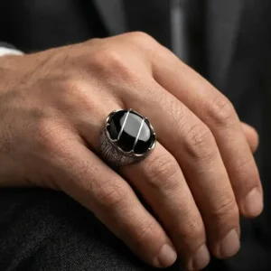Oval Kehribarlı Gümüş Yarmalı Erkek Yüzük Modeli