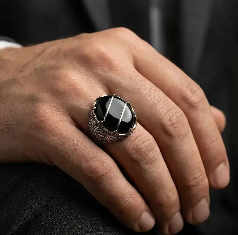 Oval Kehribarlı Gümüş Yarmalı Erkek Yüzük Modeli