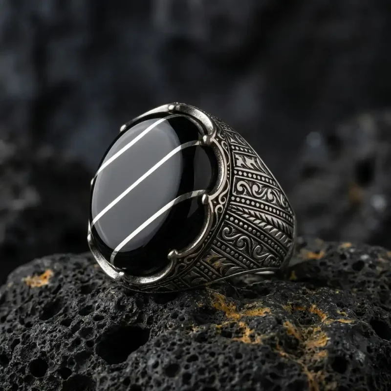 Oval Kehribarlı Gümüş Yarmalı Erkek Yüzük Modeli