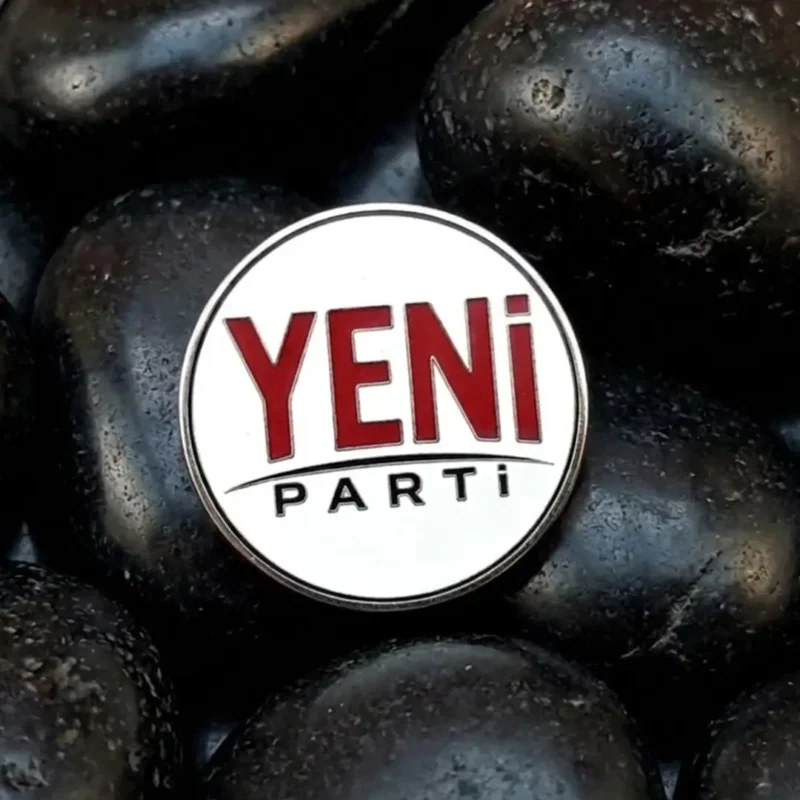 1 Gümüş Parti Yaka Rozeti