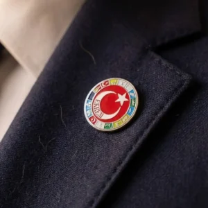16 Türk Devleti İsimli Gümüş Rozet