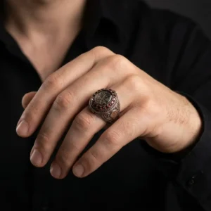 Kırmızı Garnet Taşlı Hz. Muhammed Yazılı Gümüş Yüzük Modeli