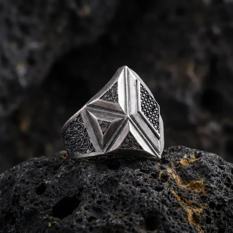 Markiz Formlu Geometrik Gümüş Erkek Yüzük Modeli